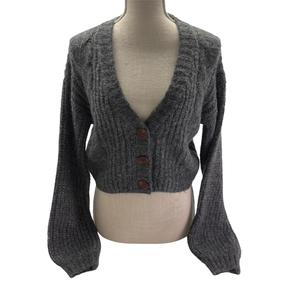 Urban Outfitters Lolli Cropped Cable Knit Sweater in Grey